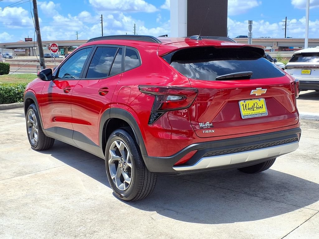 Used 2026 Chevrolet Trax LT w/ Driver Confidence Package FWD image 4