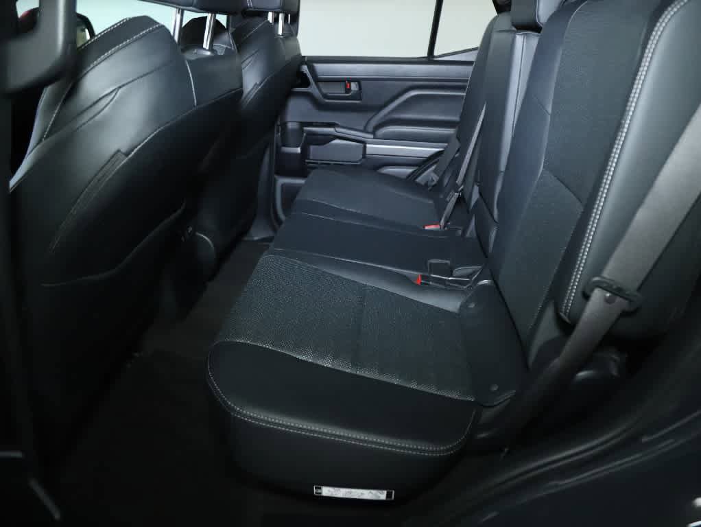 Used 2025 Toyota 4Runner TRD Off-Road Premium AWD/4WD image 14