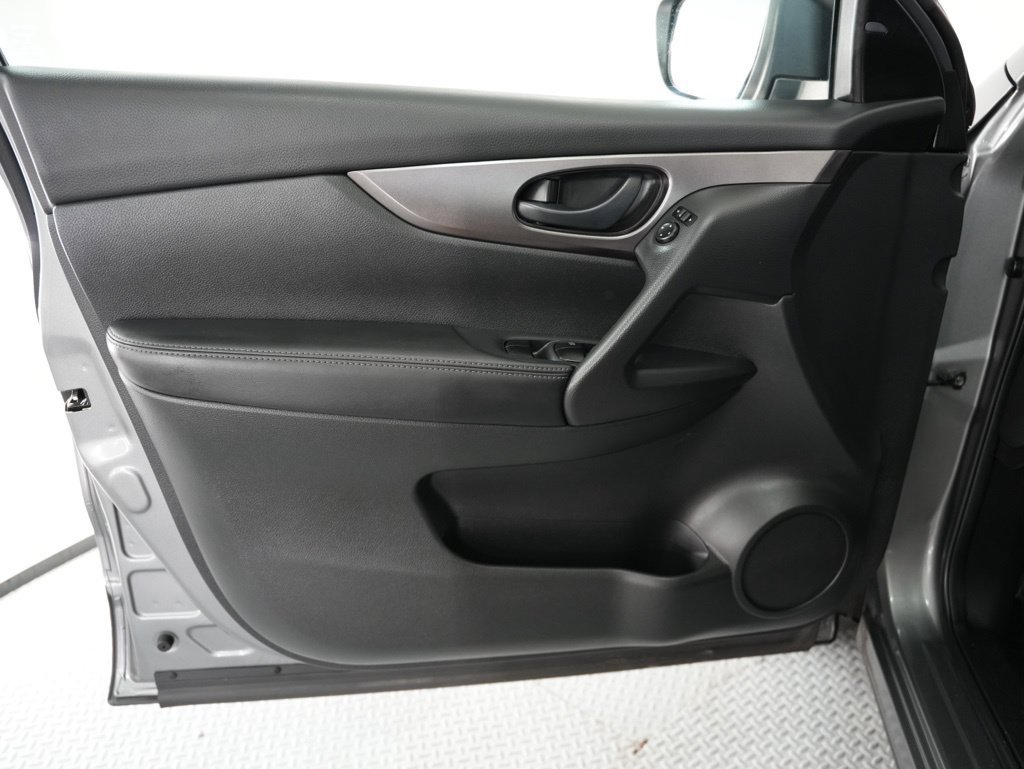 Used 2018 Nissan Rogue Sport S FWD image 36