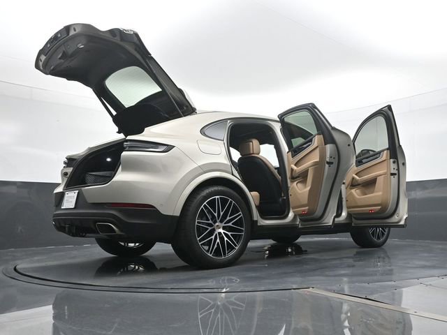 Certified 2025 Porsche Cayenne Coupe AWD/4WD image 27