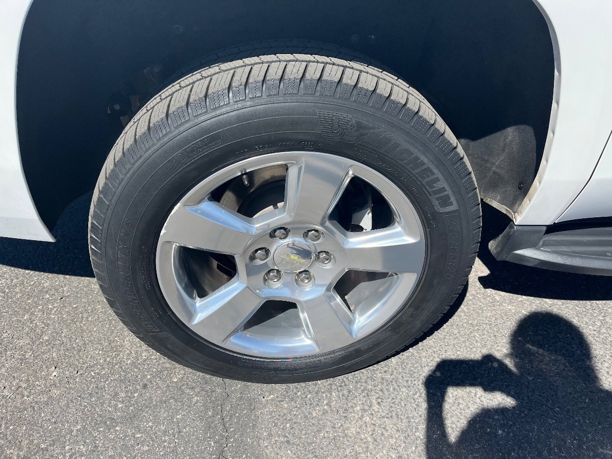 Used 2019 Chevrolet Suburban LT RWD image 47