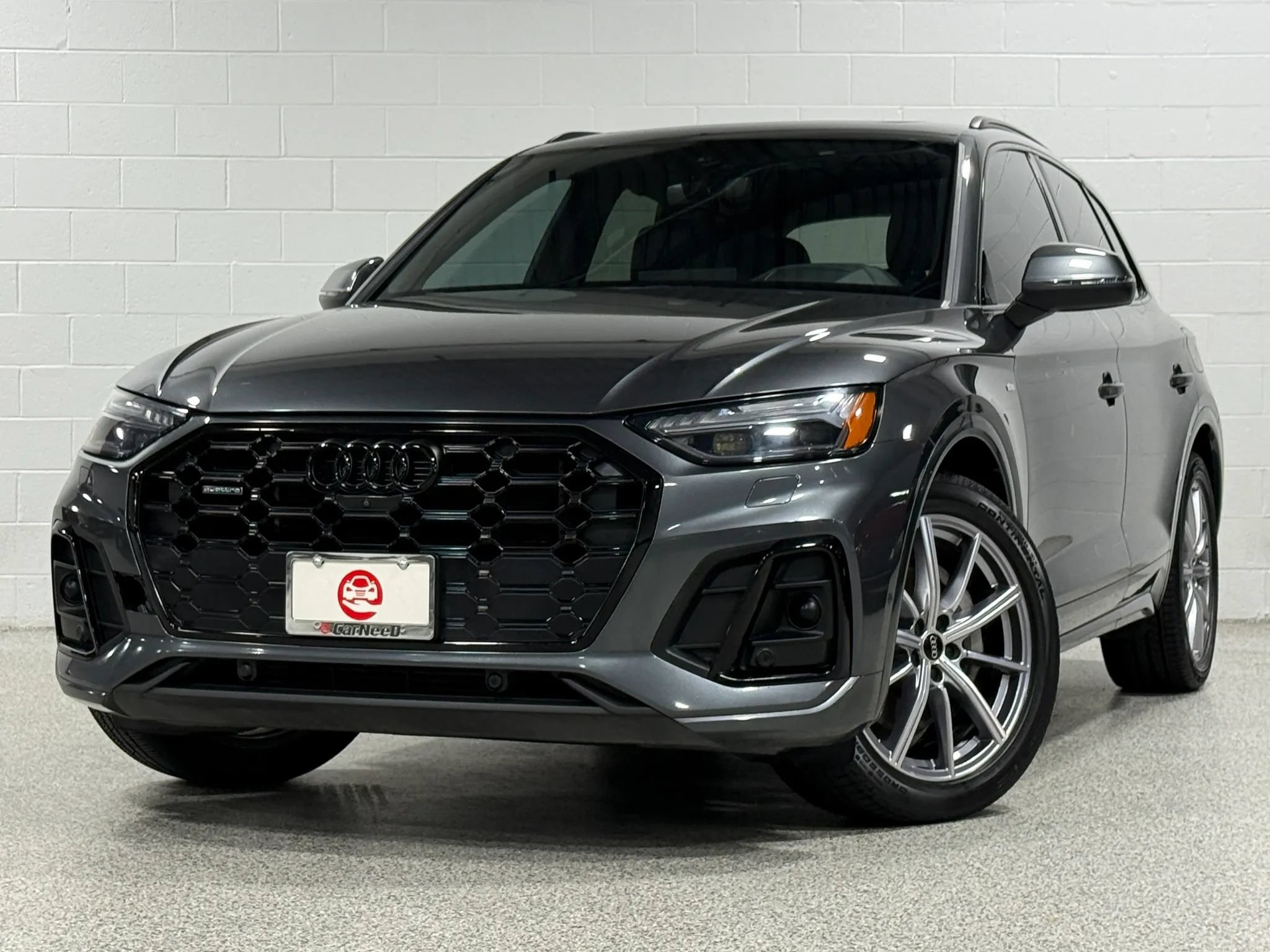 Used 2023 Audi Q5 e Prestige w/ Prestige Package AWD/4WD image 2