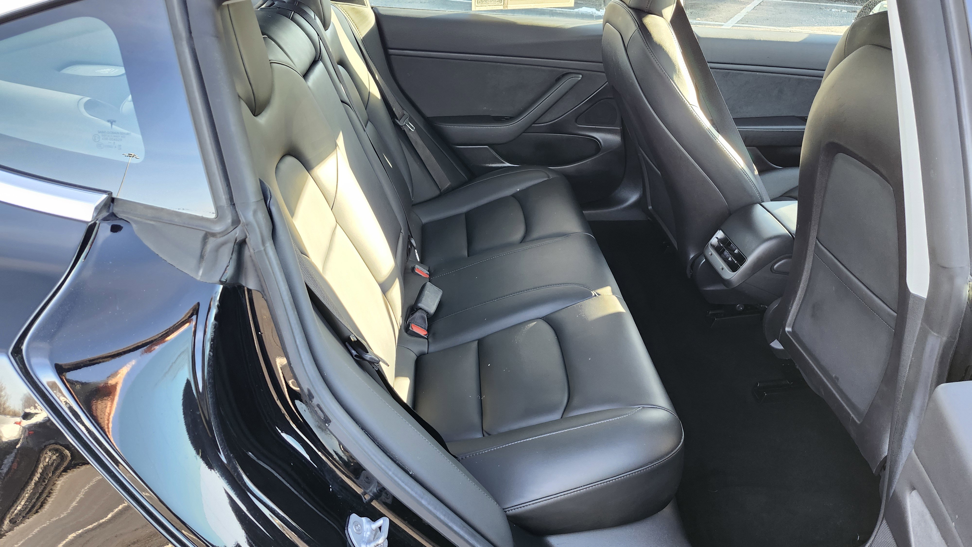 Used 2019 Tesla Model 3 Standard Range image 18