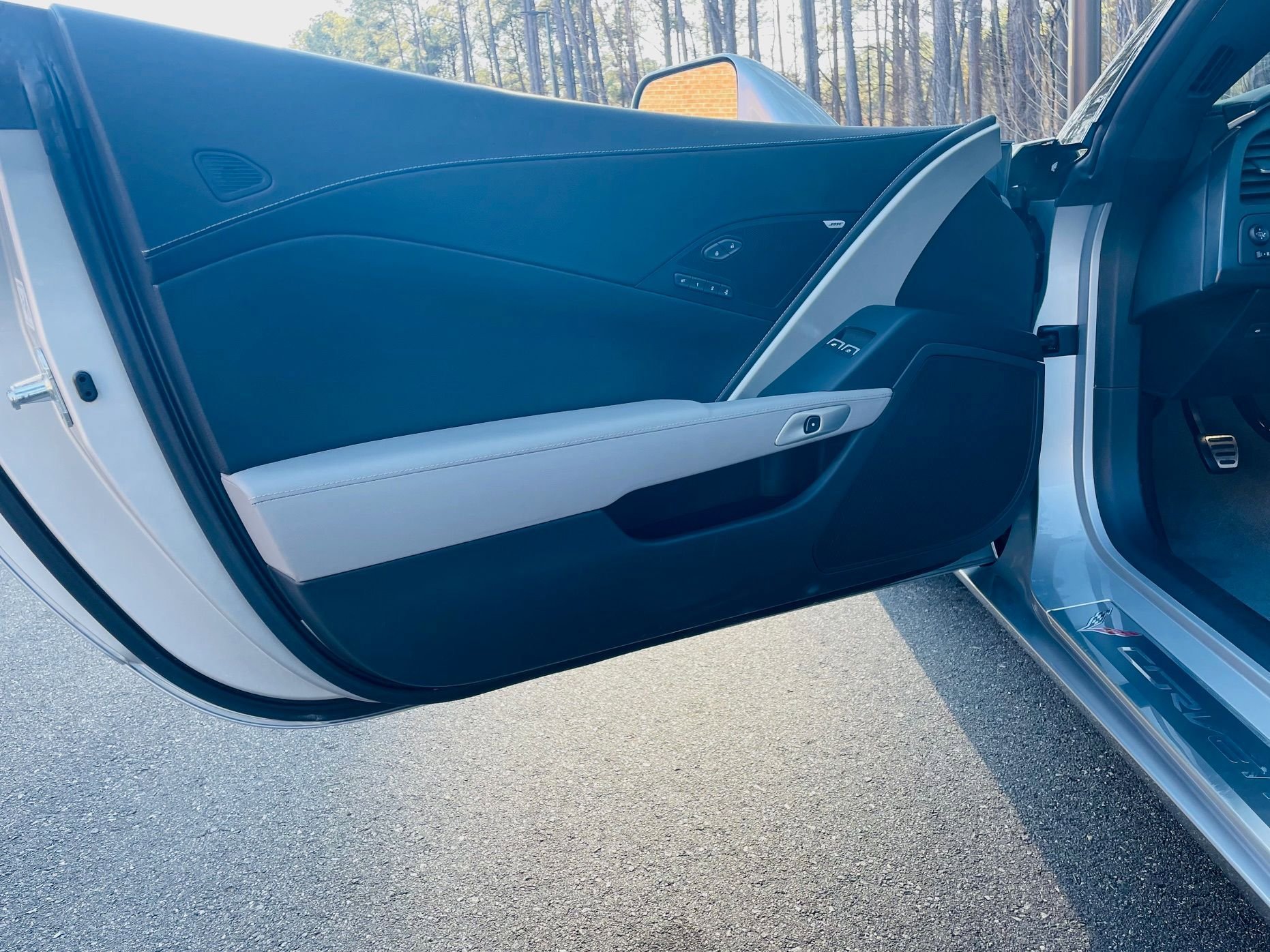 Used 2015 Chevrolet Corvette Stingray Convertible w/ 2LT Preferred Equipment Group image 49