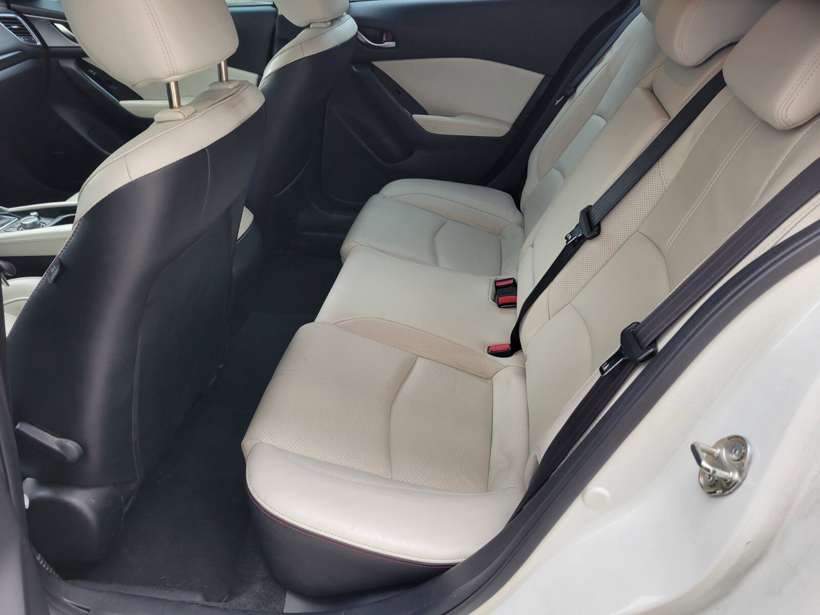 Used 2017 MAZDA MAZDA3 Grand Touring w/ Premium Equipment Package image 3