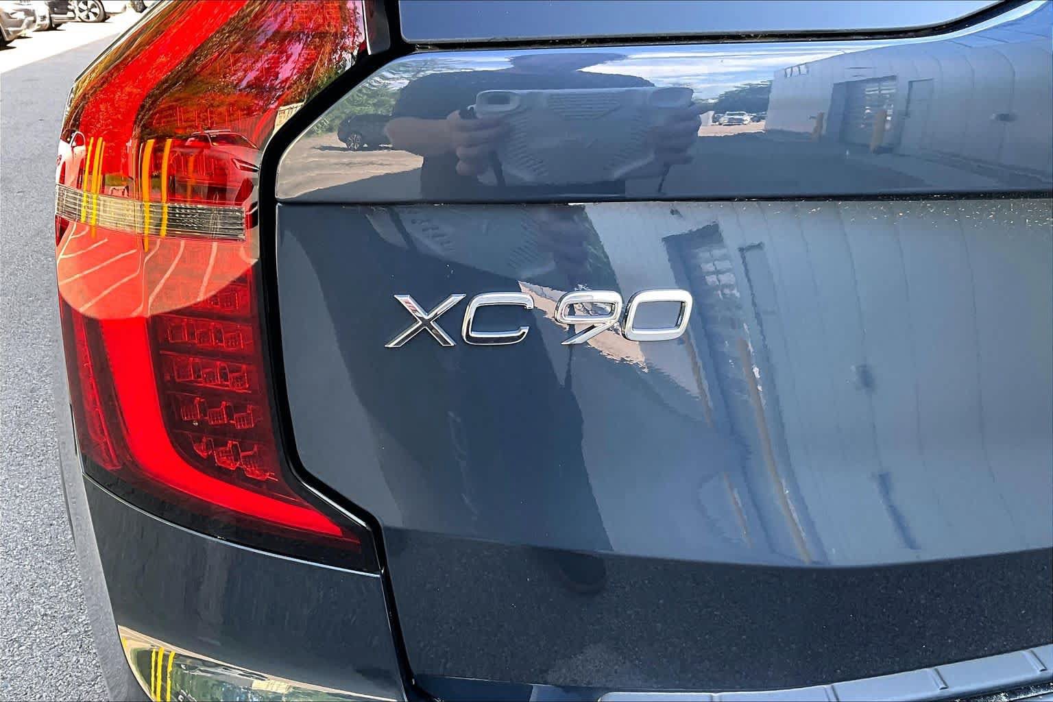 New 2026 Volvo XC90 B6 Plus w/ Protection Package Premier AWD/4WD image 6