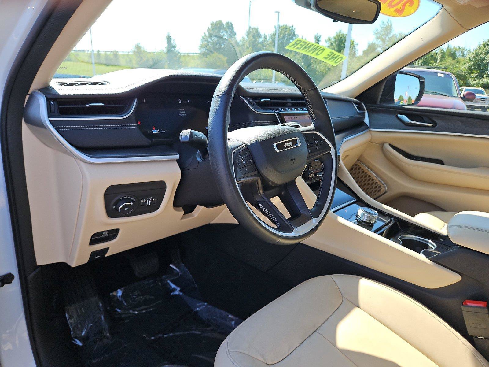 Used 2022 Jeep Grand Cherokee L Limited AWD/4WD image 19