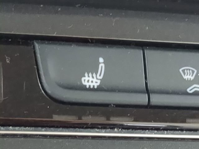 Certified 2021 Volkswagen Tiguan SE image 23