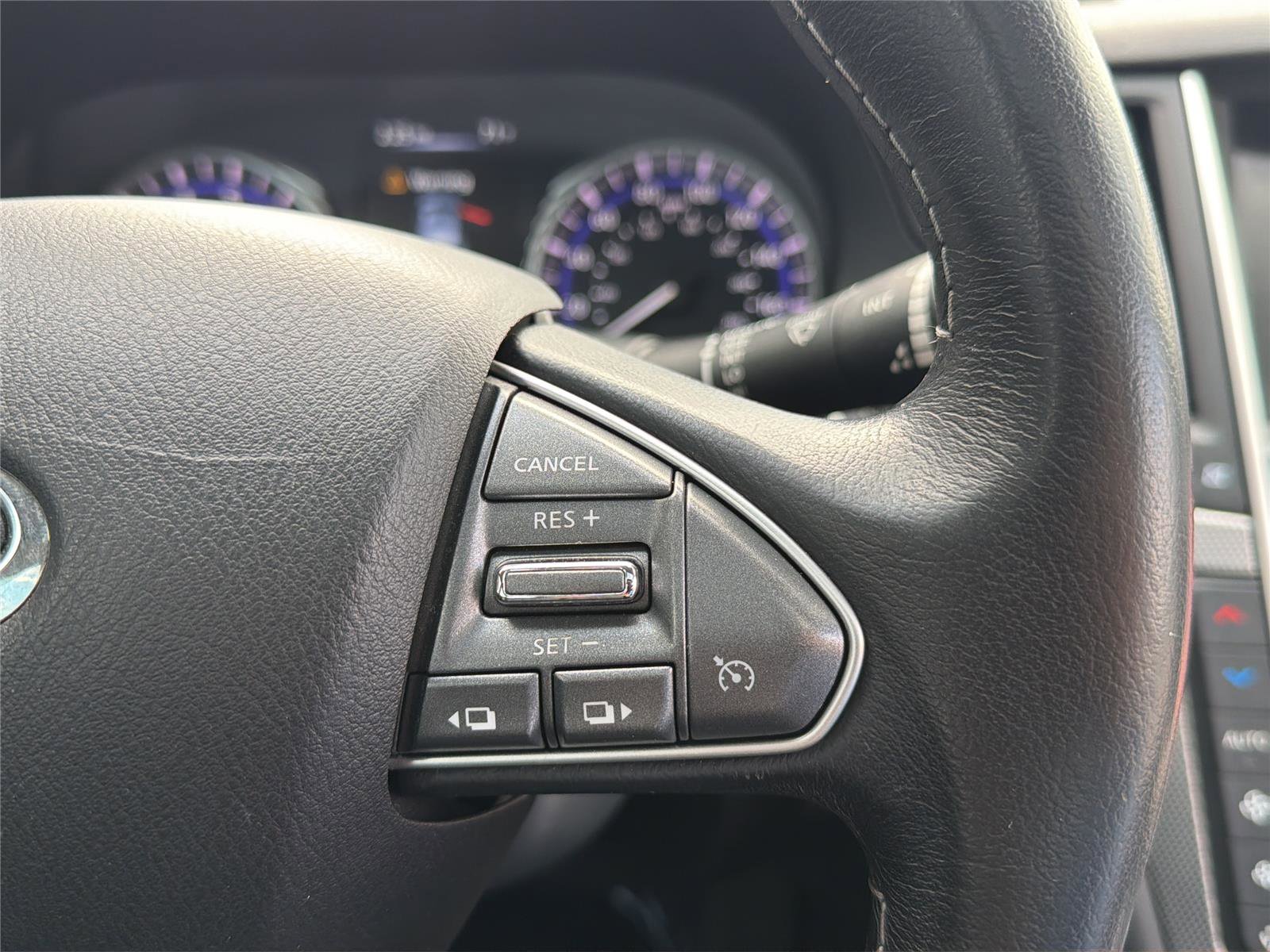 Used 2015 INFINITI Q50 Premium w/ Navigation Package RWD image 17