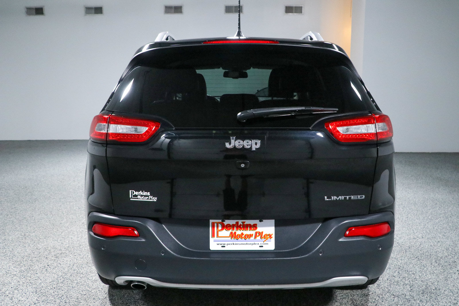 Used 2018 Jeep Cherokee Limited FWD image 8