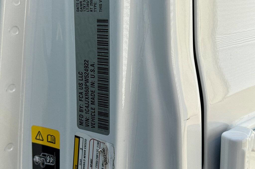 Used 2023 Jeep Wrangler Unlimited Rubicon 4xe w/ Steel Bumper Group image 31