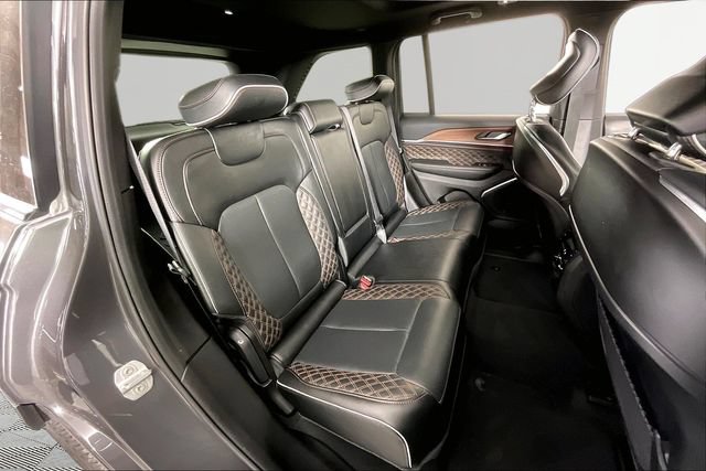 Used 2025 Jeep Grand Cherokee Summit w/ Obsidian Package AWD/4WD image 24