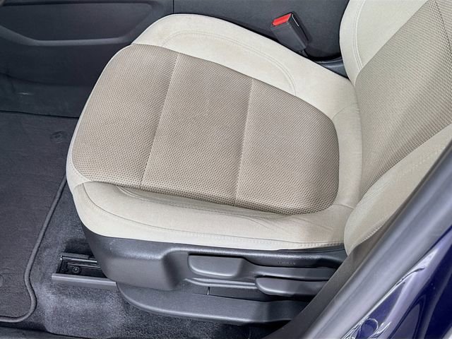 Used 2023 Chevrolet Traverse LS image 20