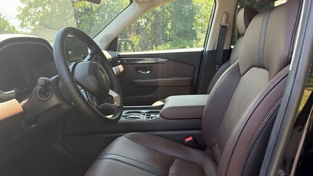 Used 2025 Honda Pilot Elite image 9