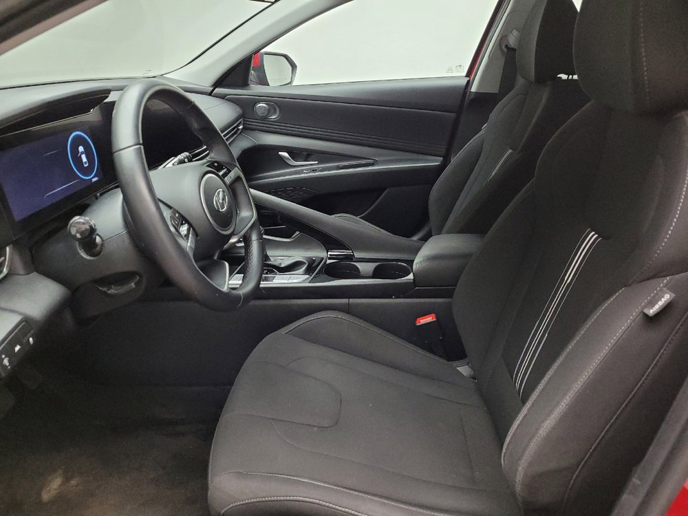 Used 2023 Hyundai Elantra SEL w/ Convenience Package FWD image 17