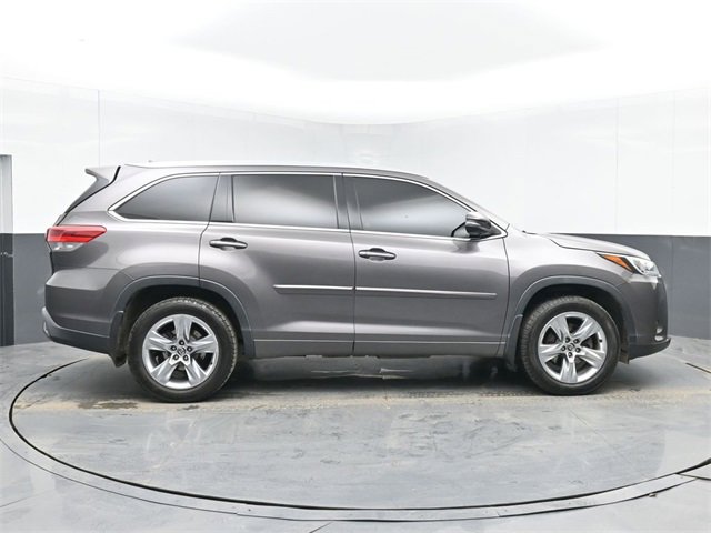 Used 2017 Toyota Highlander Limited image 15