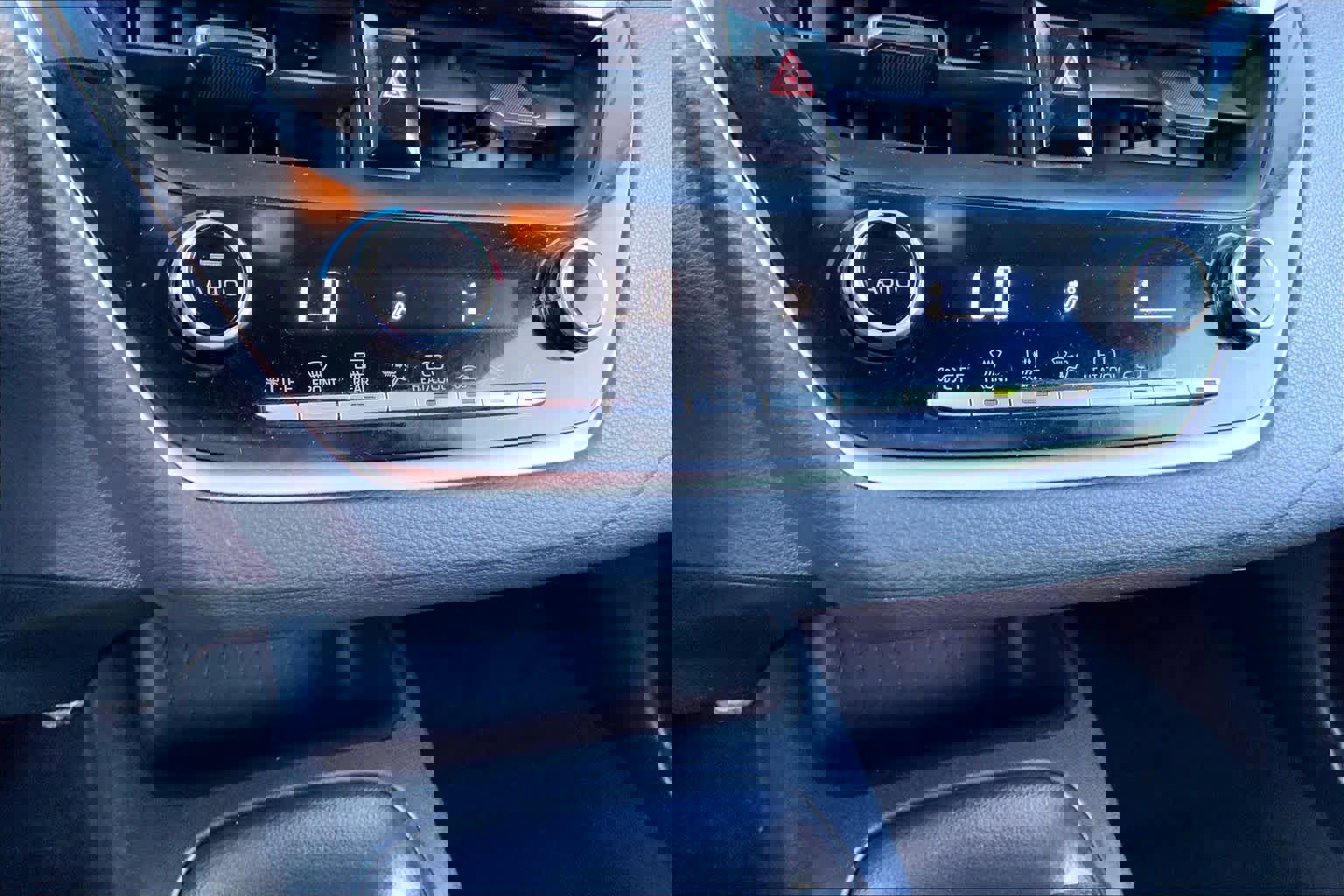 Used 2022 Toyota Corolla LE image 31