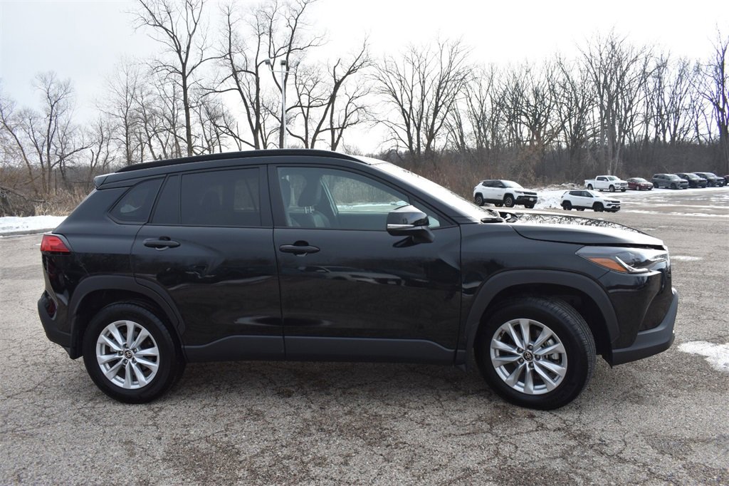 Used 2024 Toyota Corolla Cross LE w/ Moonroof Package image 9