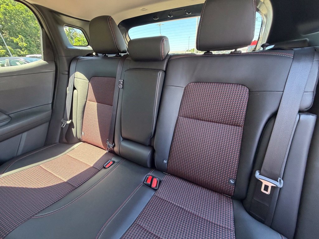 New 2026 Nissan Kicks SR w/ SR Premium Package FWD image 30