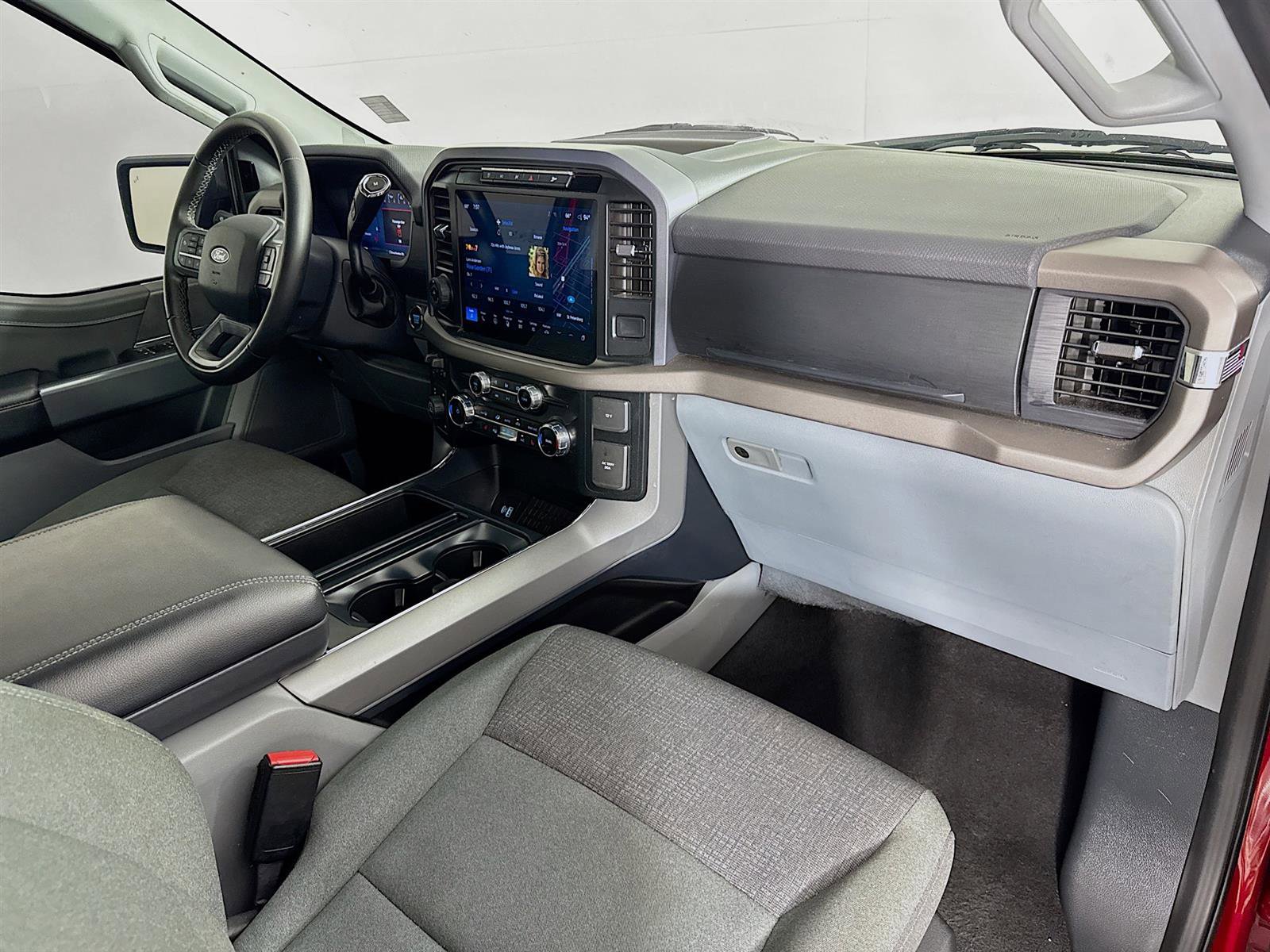 Used 2024 Ford F150 XLT w/ Equipment Group 302A MID image 30