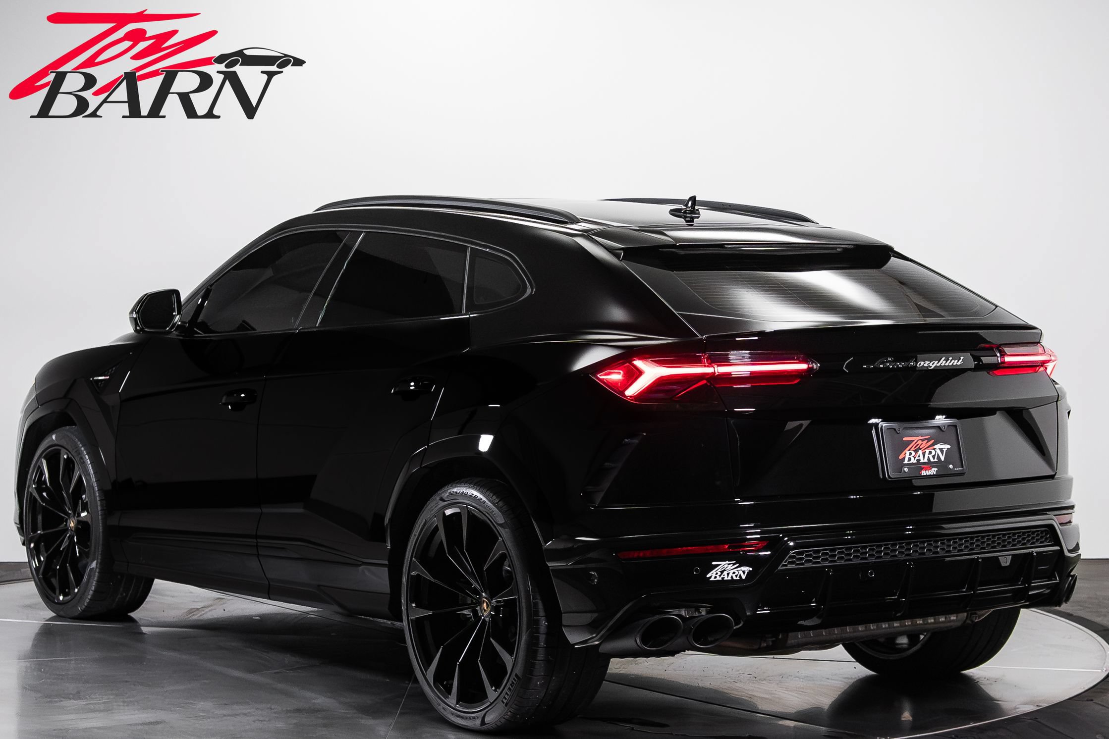 Used 2022 Lamborghini Urus AWD/4WD image 3