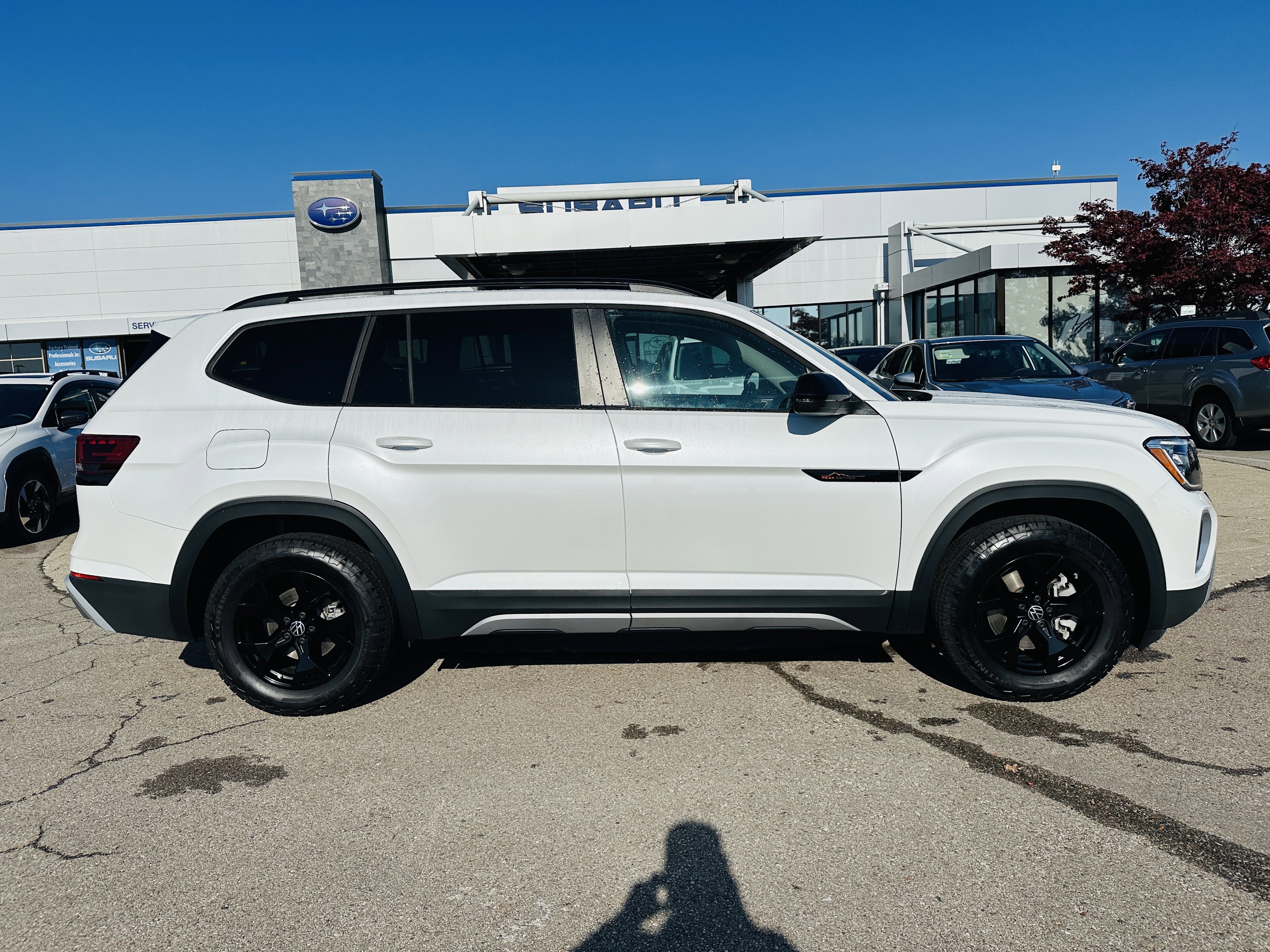 Used 2024 Volkswagen Atlas Peak Edition SEL image 8