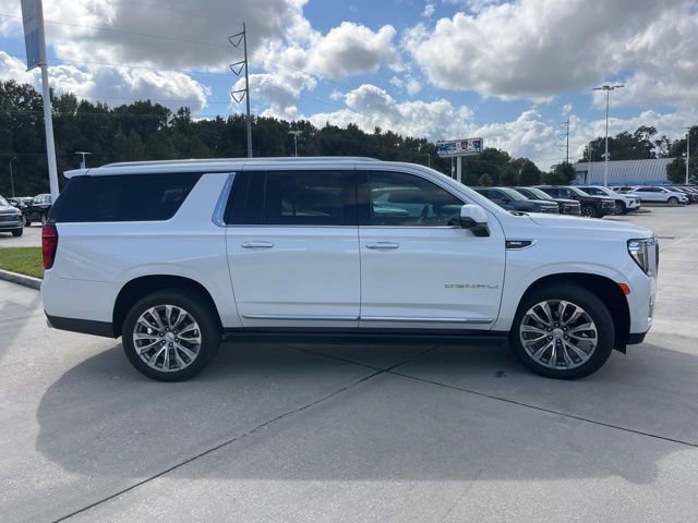 Used 2021 GMC Yukon XL Denali w/ Denali Premium Package image 10
