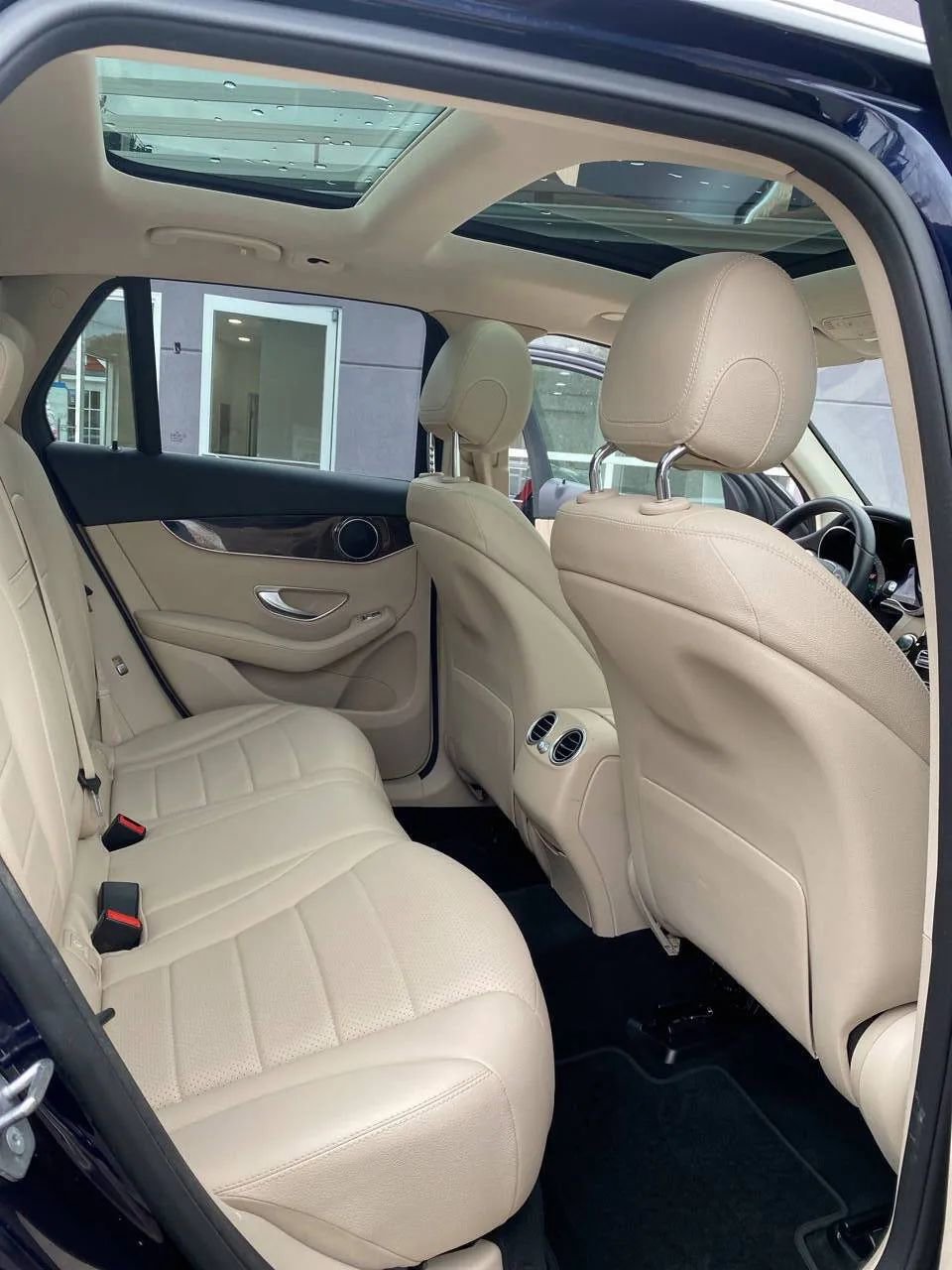 Used 2018 Mercedes-Benz GLC 300 4MATIC image 24