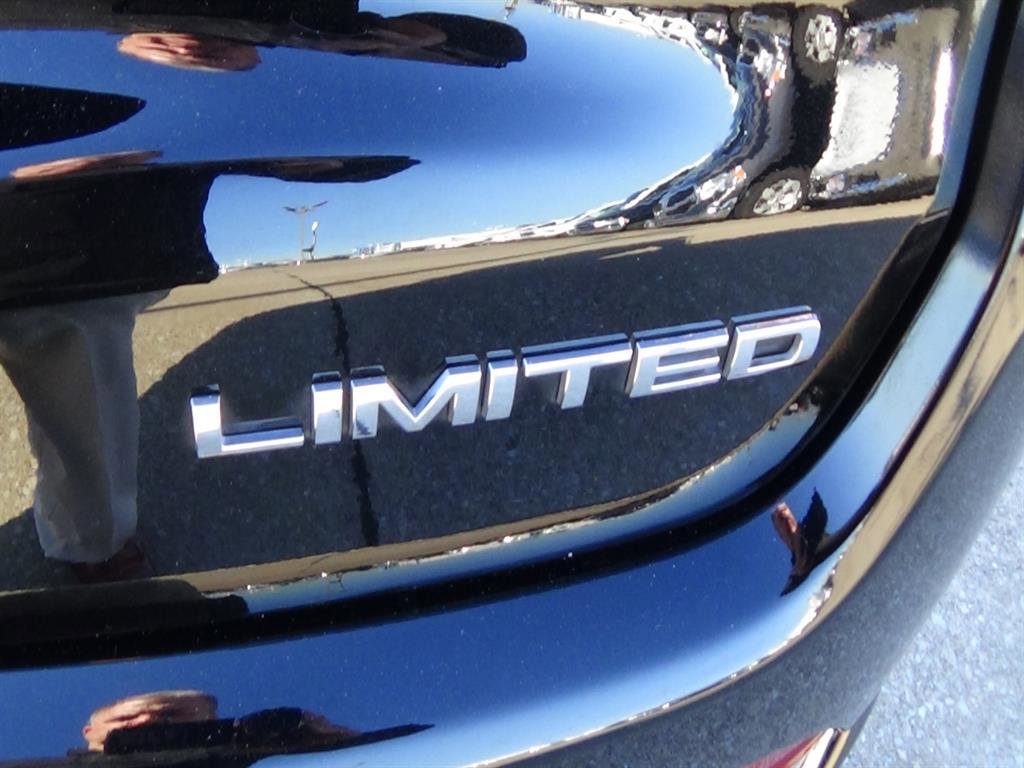 Used 2024 Jeep Compass Limited w/ Elite Group image 11