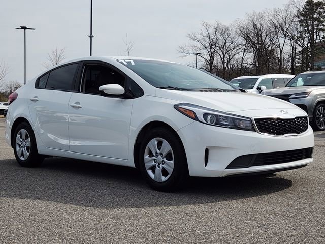 Used 2017 Kia Forte LX image 3
