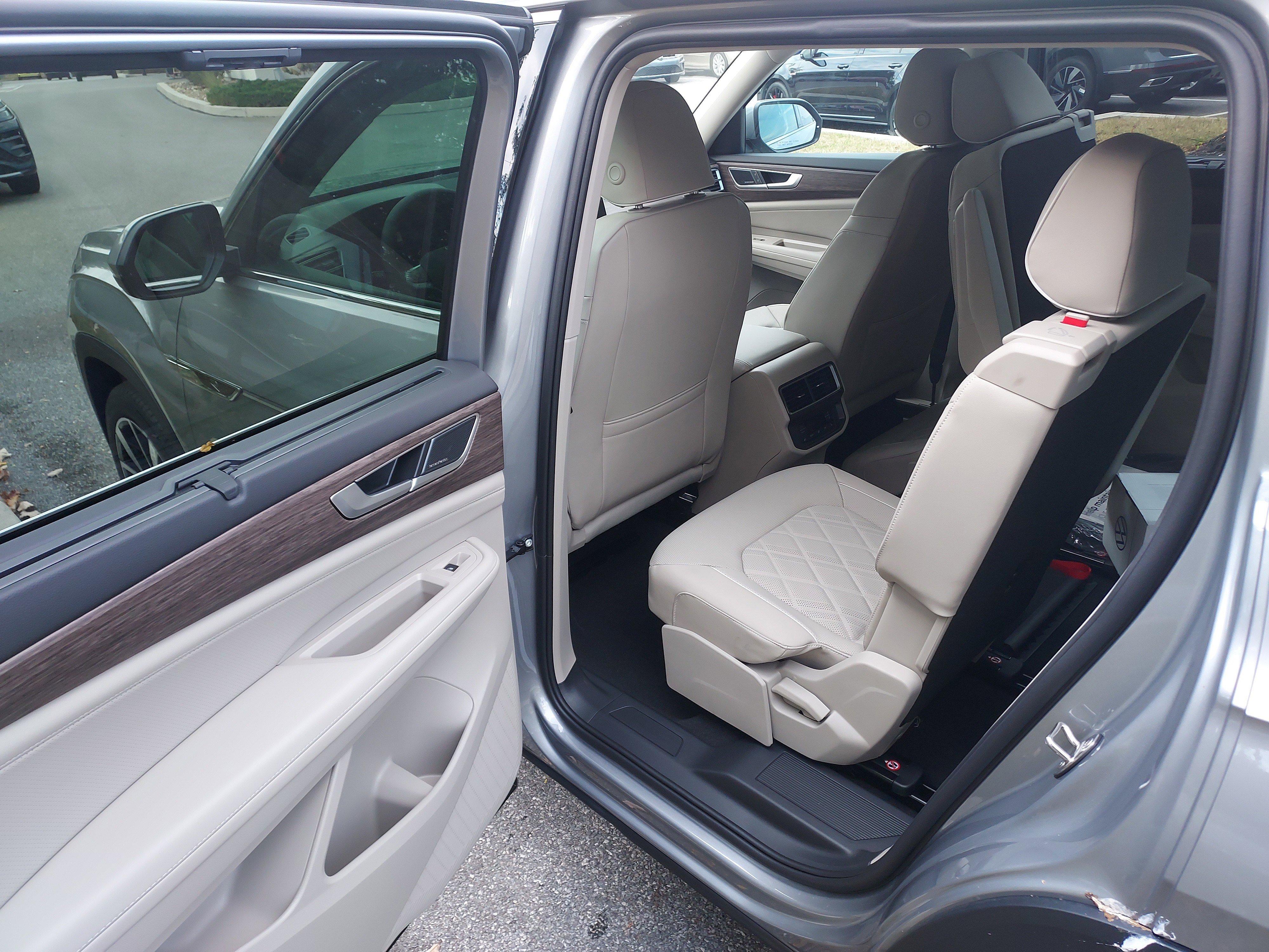 New 2026 Volkswagen Atlas SEL Premium R-Line image 14