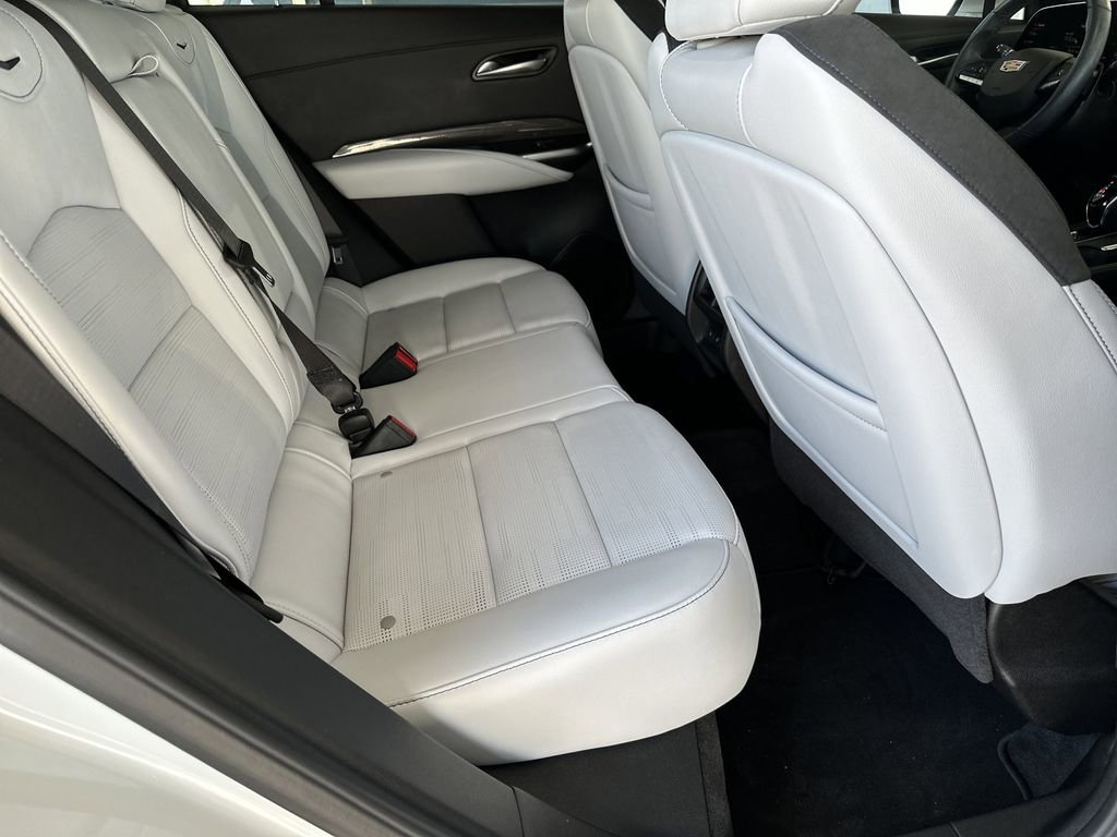 Certified 2025 Cadillac XT4 Sport FWD image 37