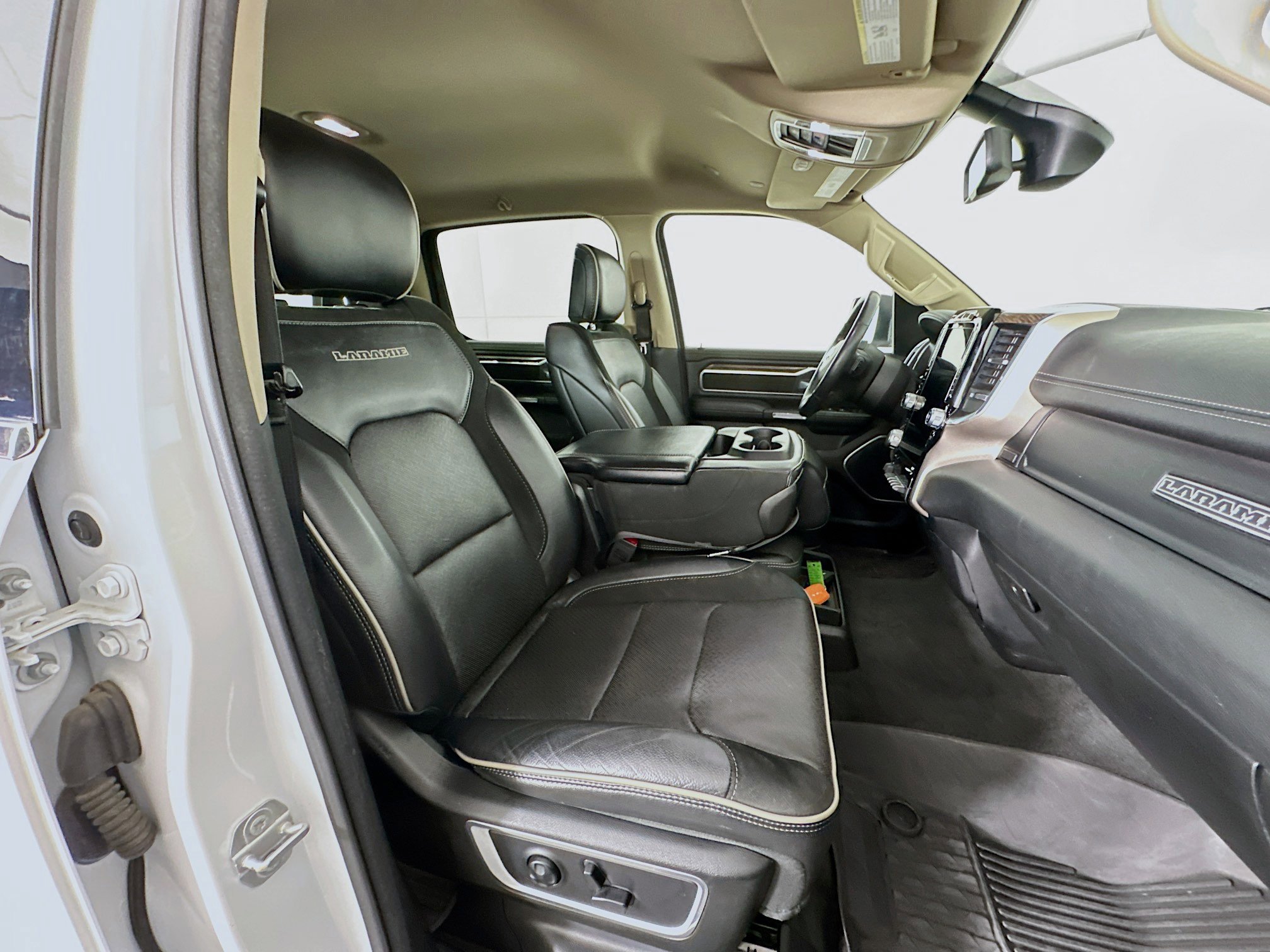 Used 2020 RAM 1500 Laramie image 31