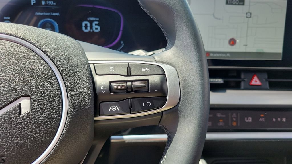 Used 2025 Kia Sportage EX w/ Premium Package image 22