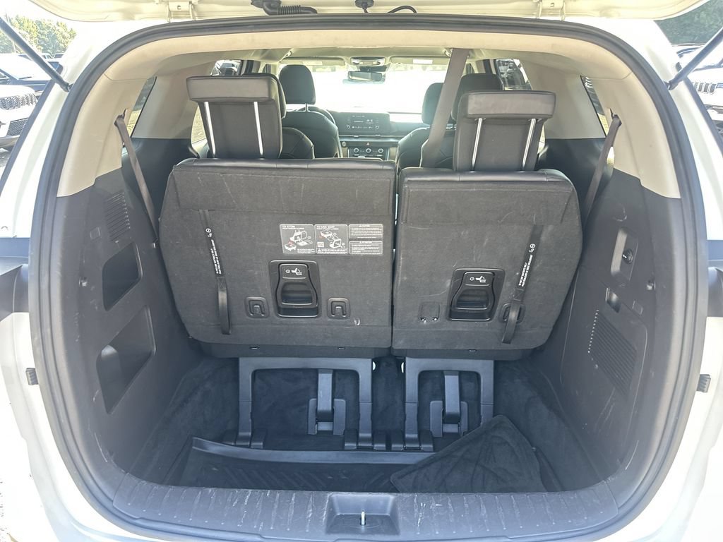 Used 2024 Kia Carnival LX FWD image 17
