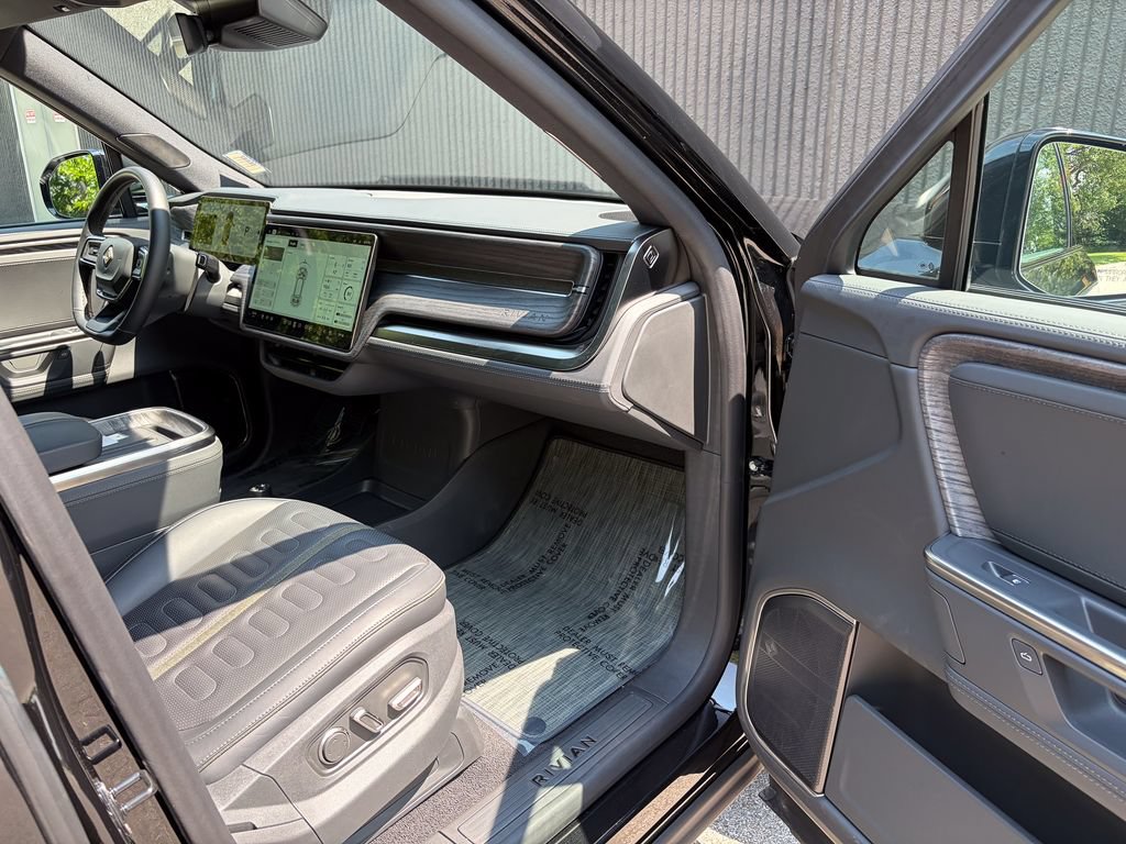 Used 2026 Rivian R1S Adventure AWD/4WD image 42