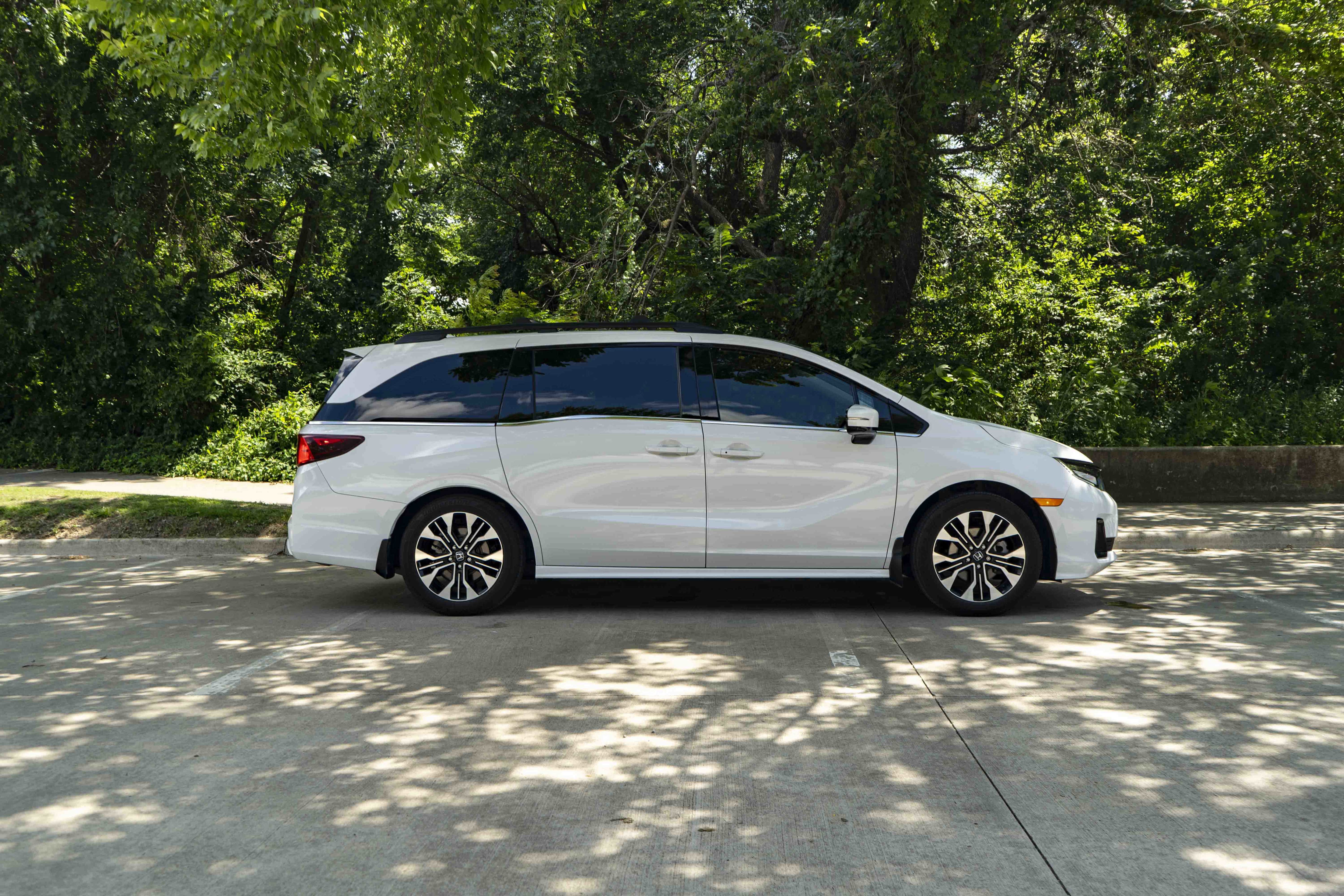 Used 2025 Honda Odyssey Elite image 10