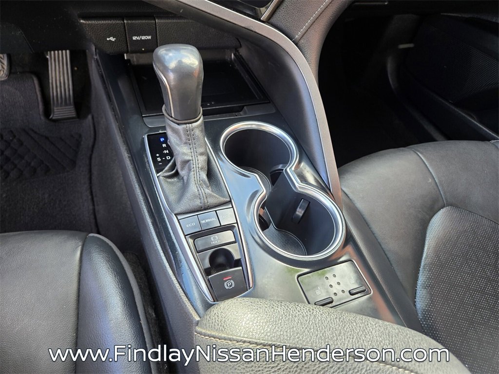 Used 2020 Toyota Camry XSE image 26