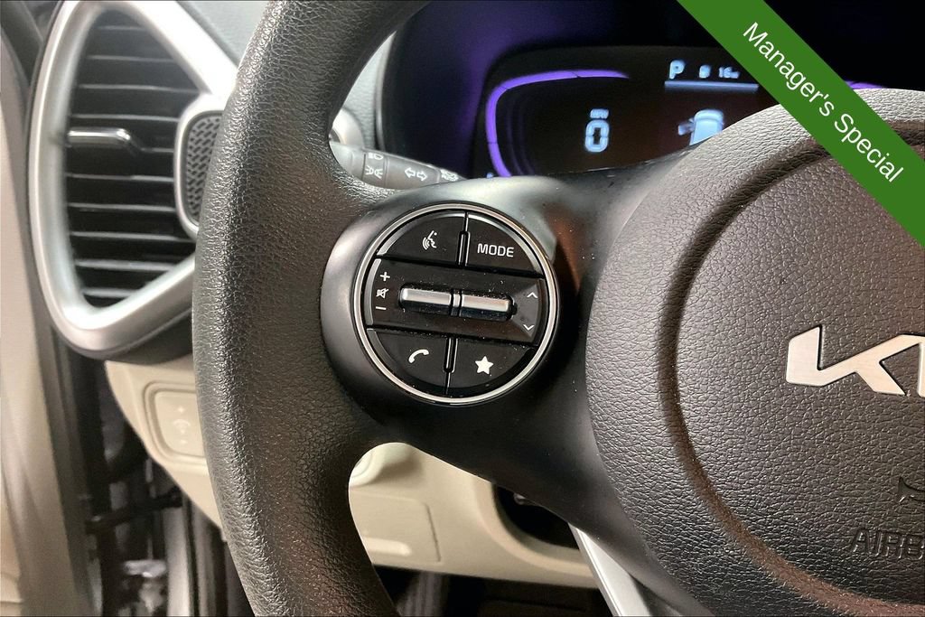 Used 2025 Kia Soul LX w/ LX Technology Package FWD image 23