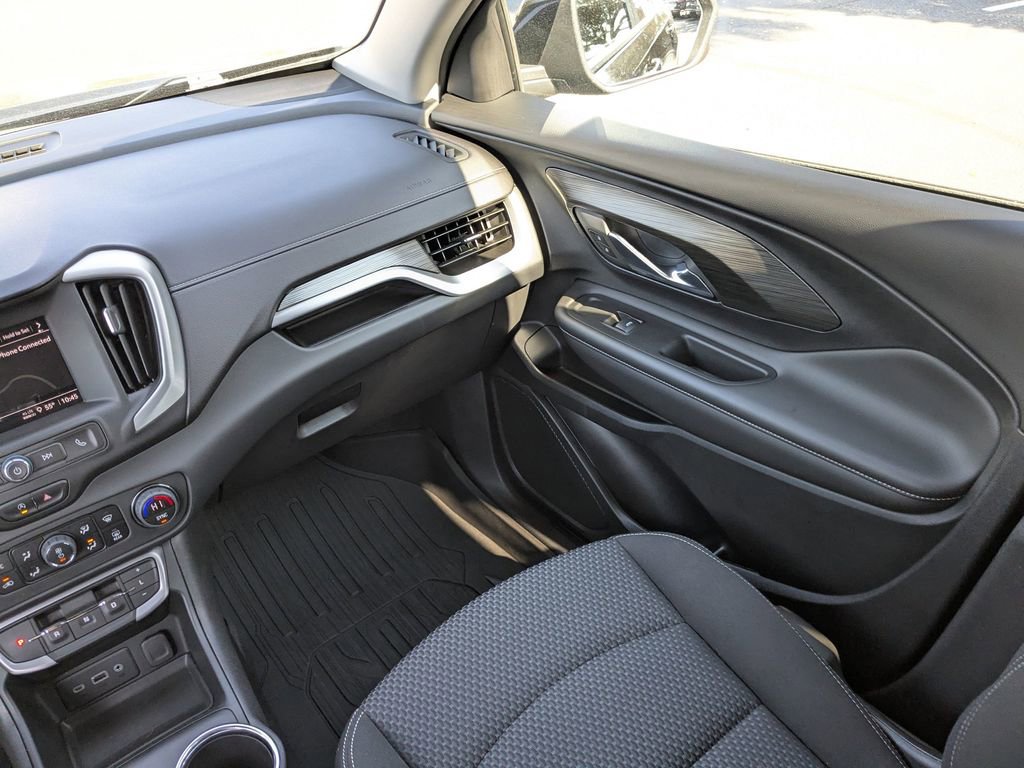 Used 2023 GMC Terrain SLE w/ Driver Convenience Package image 17