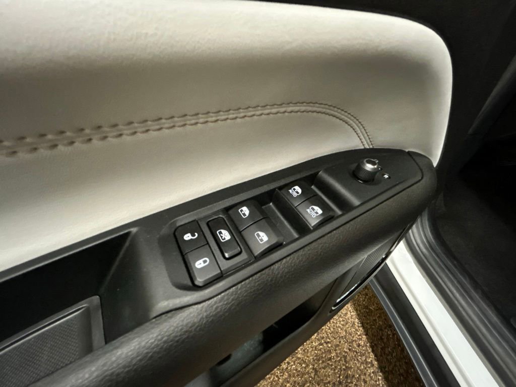 Used 2025 Jeep Compass Limited AWD/4WD image 22