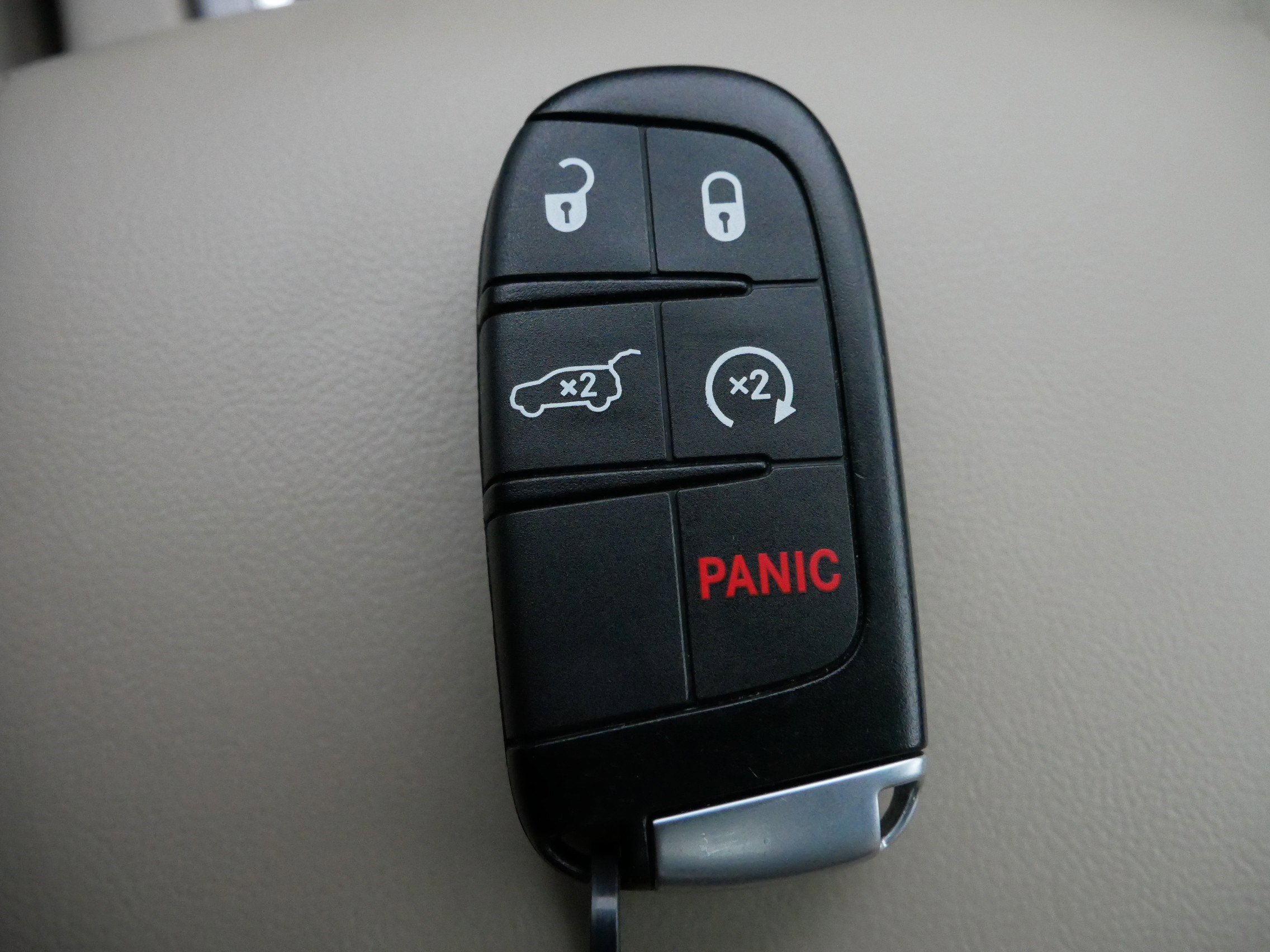 Used 2020 Jeep Grand Cherokee Limited w/ Luxury Group II image 32