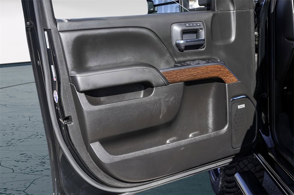 Used 2019 GMC Sierra 2500 Denali w/ Suspension Package, Off-Road image 26