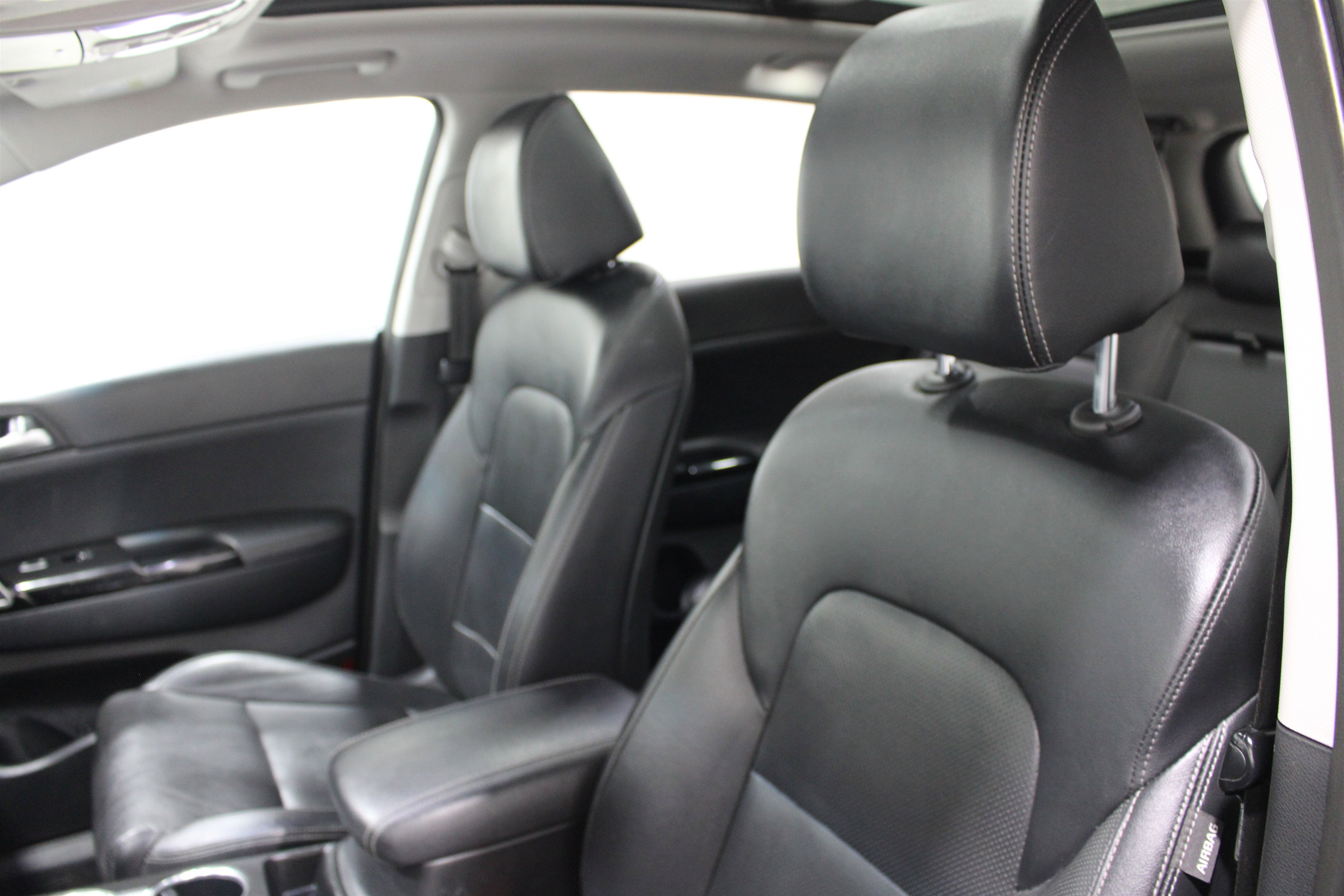 Used 2021 Kia Sportage EX w/ EX Technology Package FWD image 4