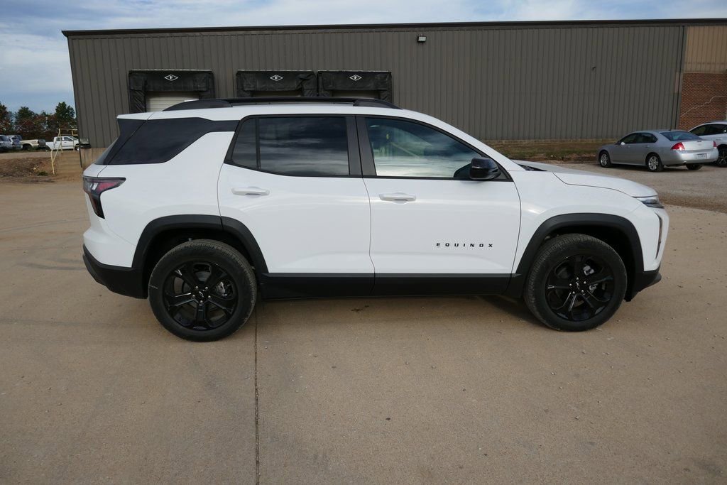 New 2026 Chevrolet Equinox LT w/ Midnight Edition image 2