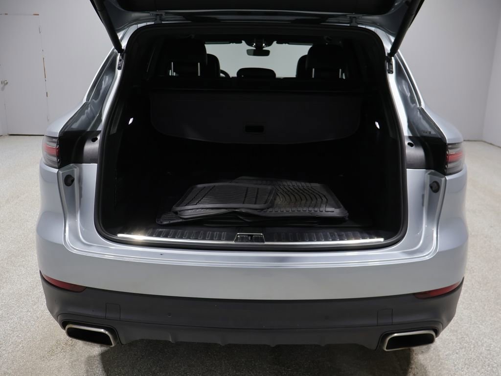 Used 2022 Porsche Cayenne Base image 19