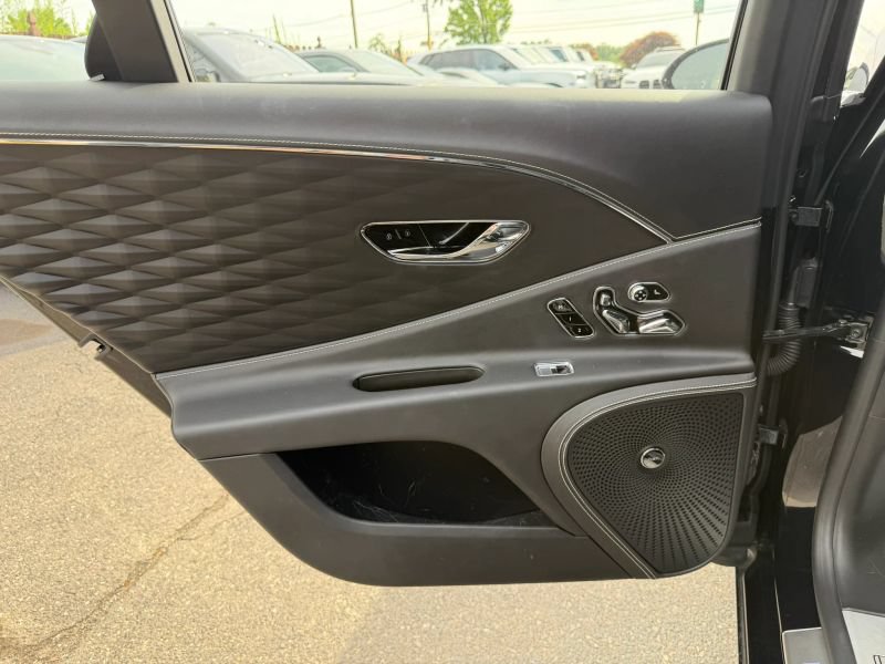 Used 2020 Bentley Flying Spur W12 w/ First Edition Specification AWD/4WD image 18