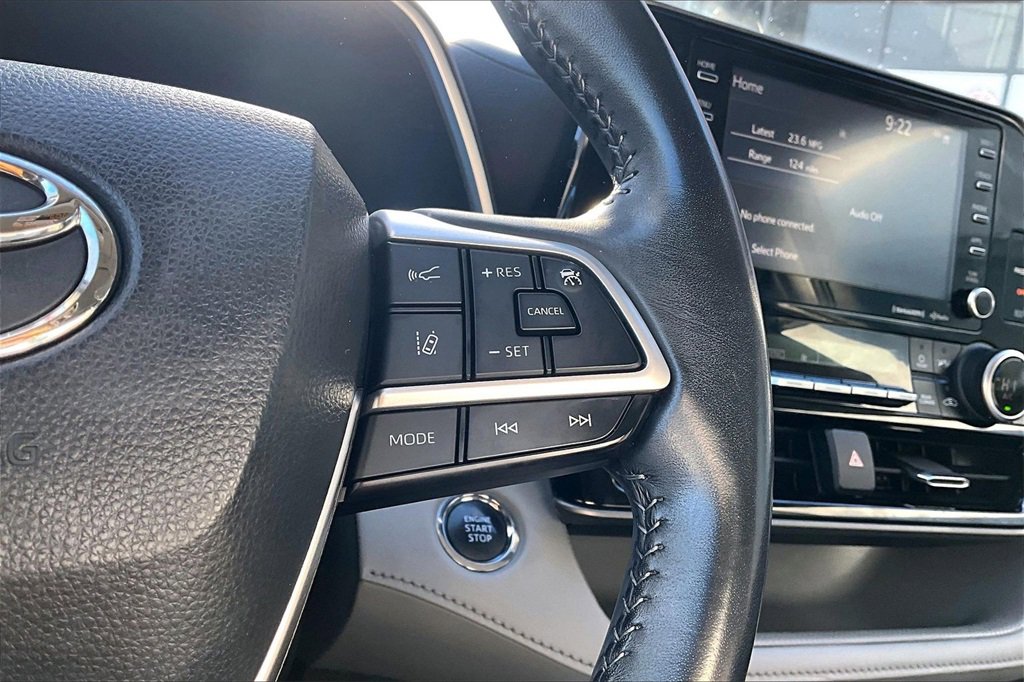 Certified 2022 Toyota Highlander XLE image 13