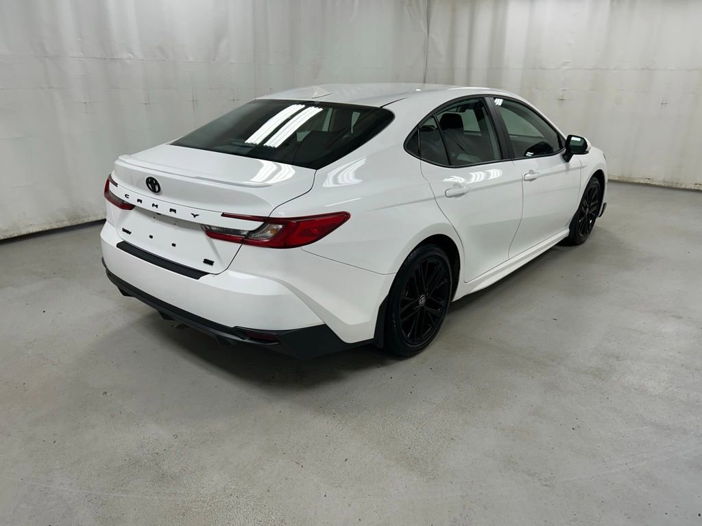 Used 2025 Toyota Camry SE w/ Convenience Package FWD image 4