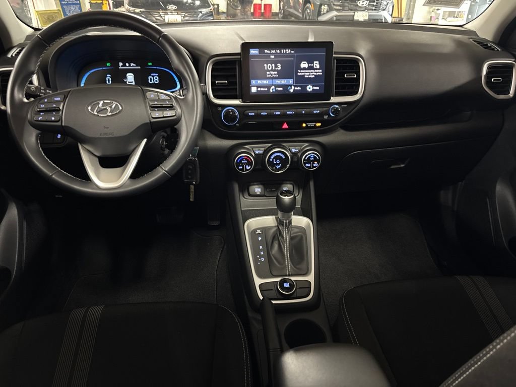 Used 2023 Hyundai Venue SEL w/ Cargo Package FWD image 10